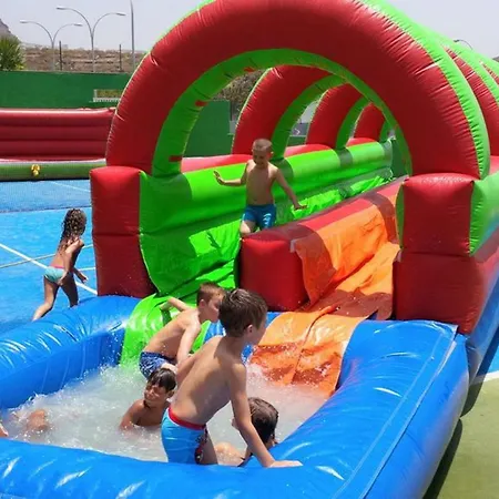 Lovely With Pool In Чайофа